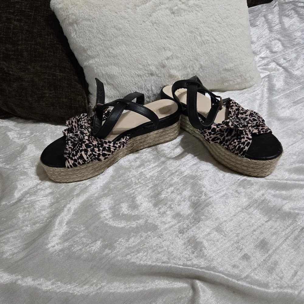 BAMBOO Black and Leopard Espadrille Wedges Size 7 1/2 EUC